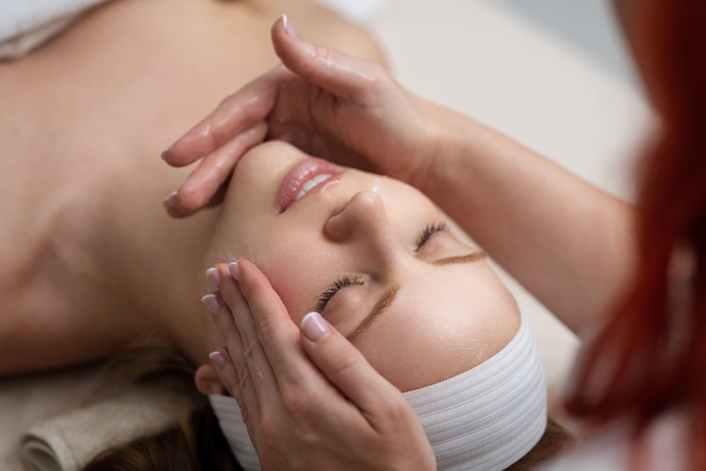 Woman getting a carbon laser facial in Atlanta Woman getting a carbon laser facial in Atlanta